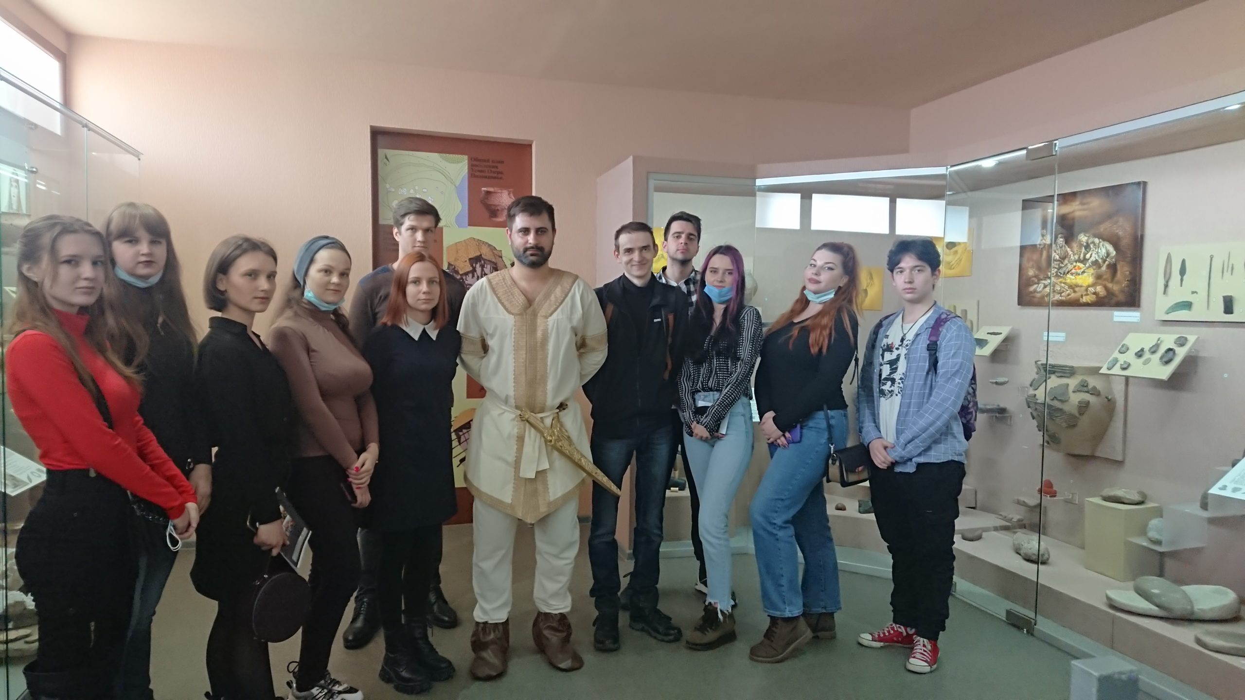 Студенты исторического факультета приняли участие в открытии нового экспозиционного зала в Донецком республиканском краеведческом музее