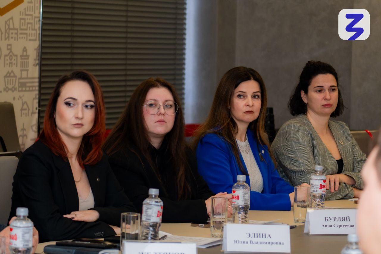 Преподаватели филологического факультета награждены благодарностями Главы ДНР