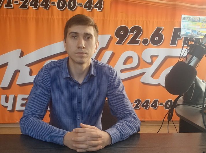 На радио «Комета» выступил преподаватель кафедры биофизики Сергей Чуфицкий