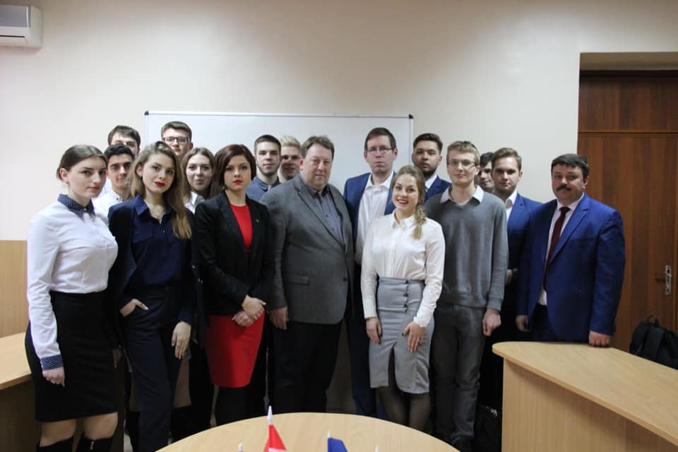 Член Палаты депутатов Берлина Гуннар Линдеманн выразил благодарность ректору ДонНУ за возможность встретиться со студентами