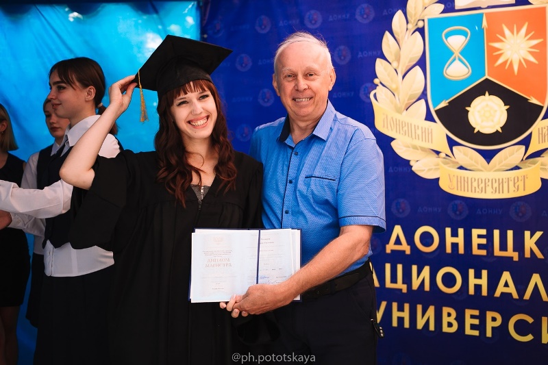 Выпускники филологического факультета получили долгожданные дипломы