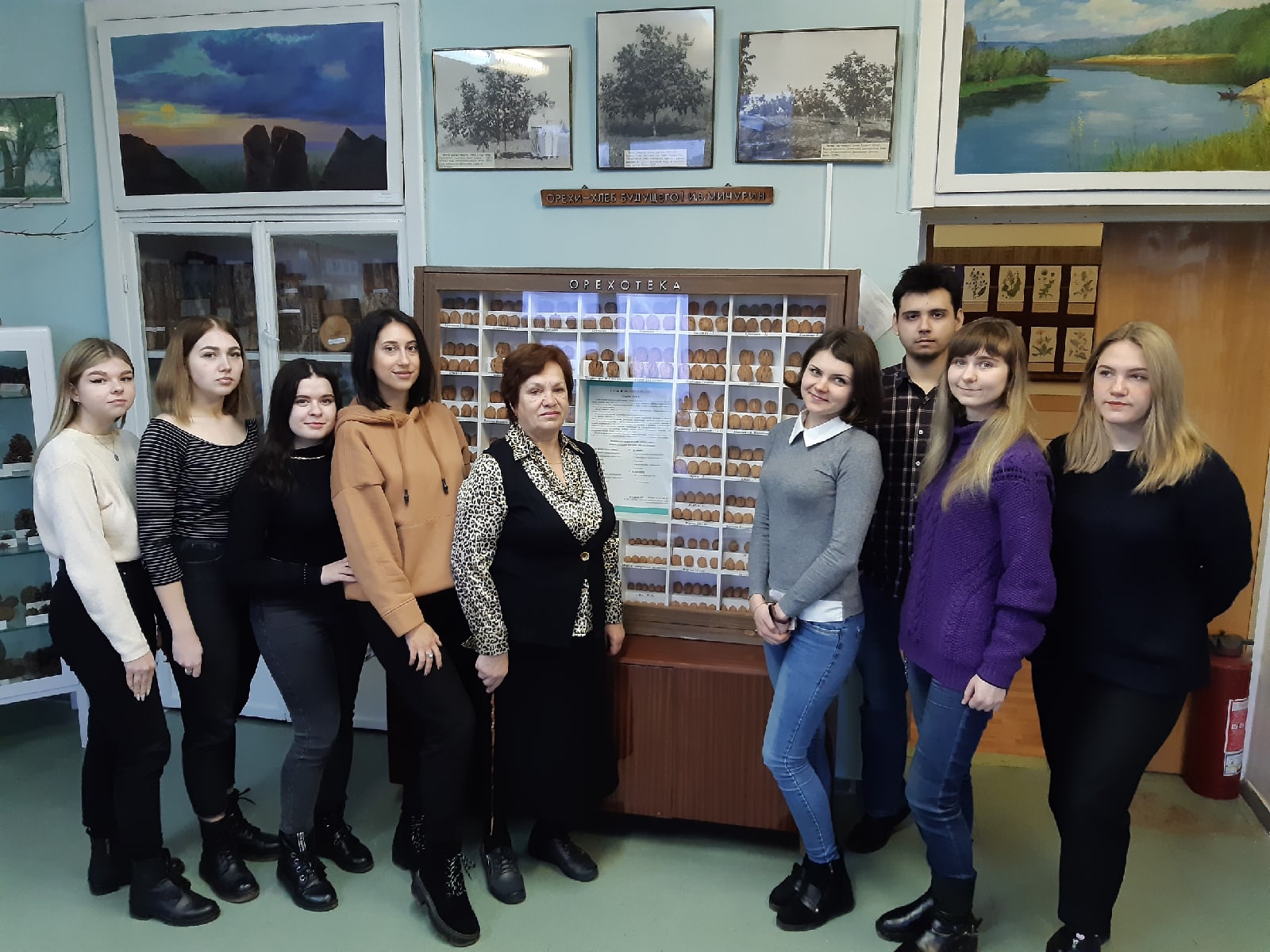 В ботаническом музее ДонНУ прошли экскурсии в рамках недели науки