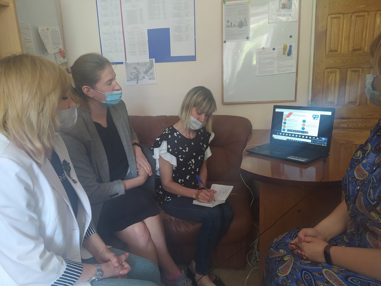 Преподаватели кафедры международного бизнеса и делового администрирования приняли участие в международном профессорском экономическом форуме