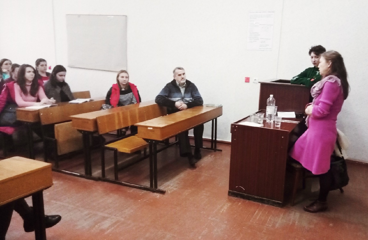 Психологи службы телефона доверия провели занятие для студентов ДонНУ