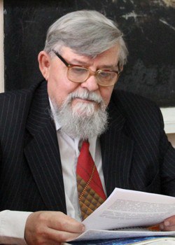 Преподаватель Института педагогики приглашает на выставку «Творчество длиною в жизнь»