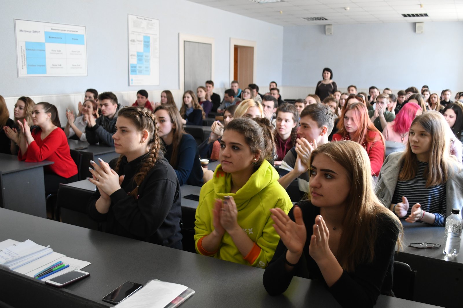 Студенты и преподаватели экономического факультета обсудили инновационные подходы в маркетинге и логистике