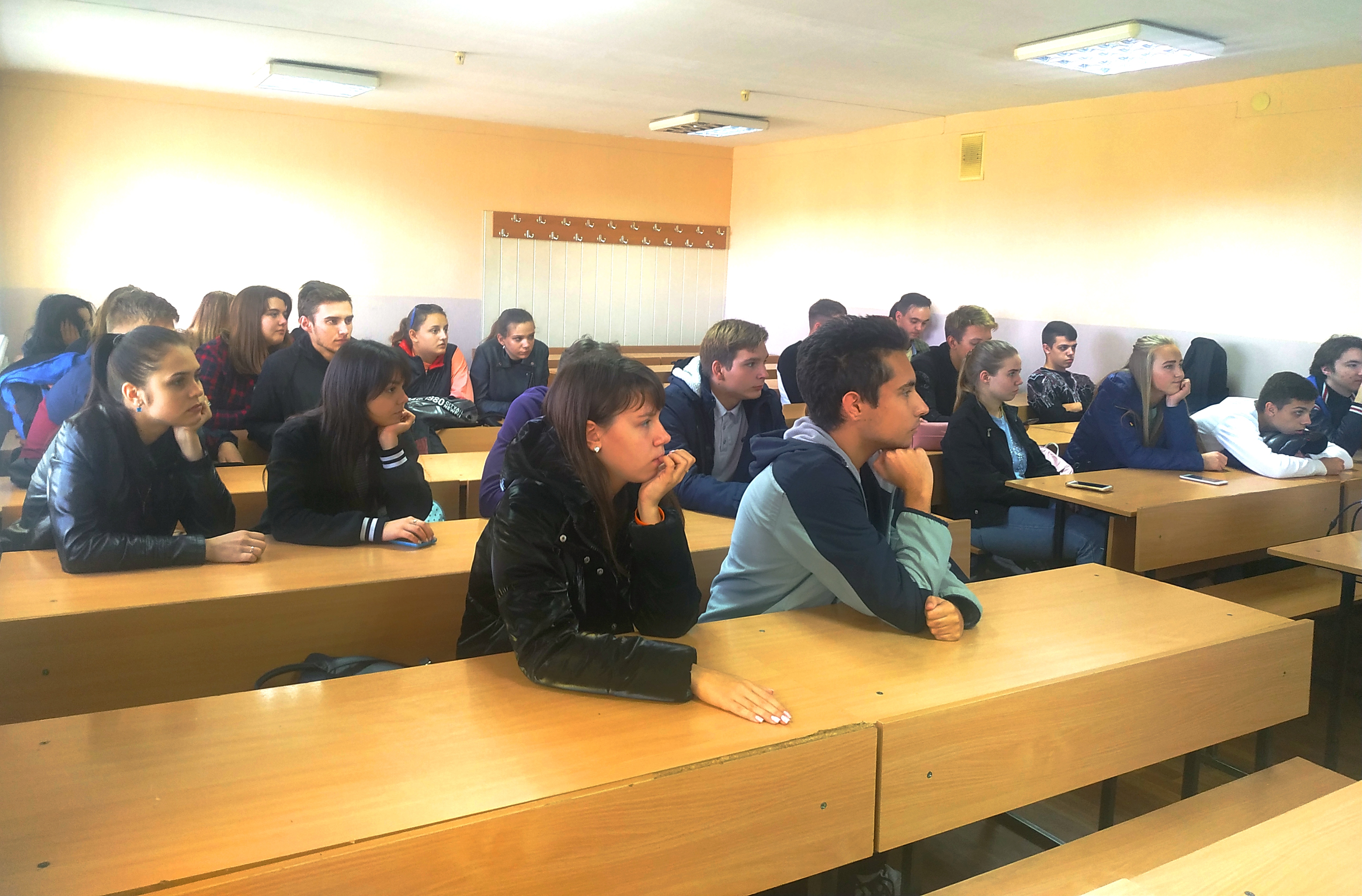 Студентам-первокурсникам УНИЭК рассказали о науке в институте