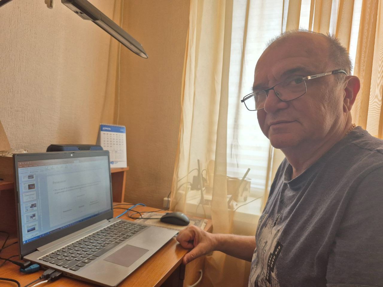Заведующий кафедрой русского языка выступил с докладом в Волгограде