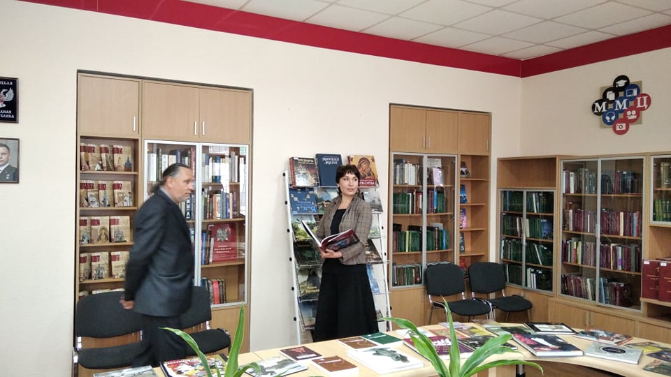 В Мультимедиацентре ДонНУ состоялась передача книг Государственного Русского музея в дар библиотеке университета