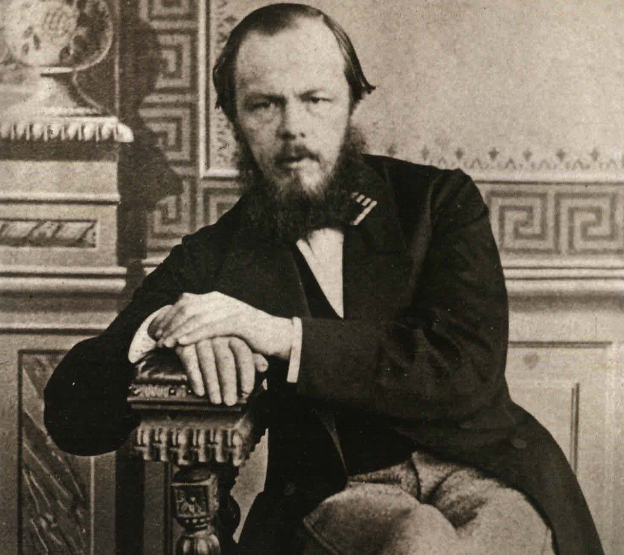 К 200-летнему юбилею Федора Достоевского библиотека Енакиевского техникума экономики и менеджмента при ДонНУ представила видеопрезентацию «Многоликий гений России»
