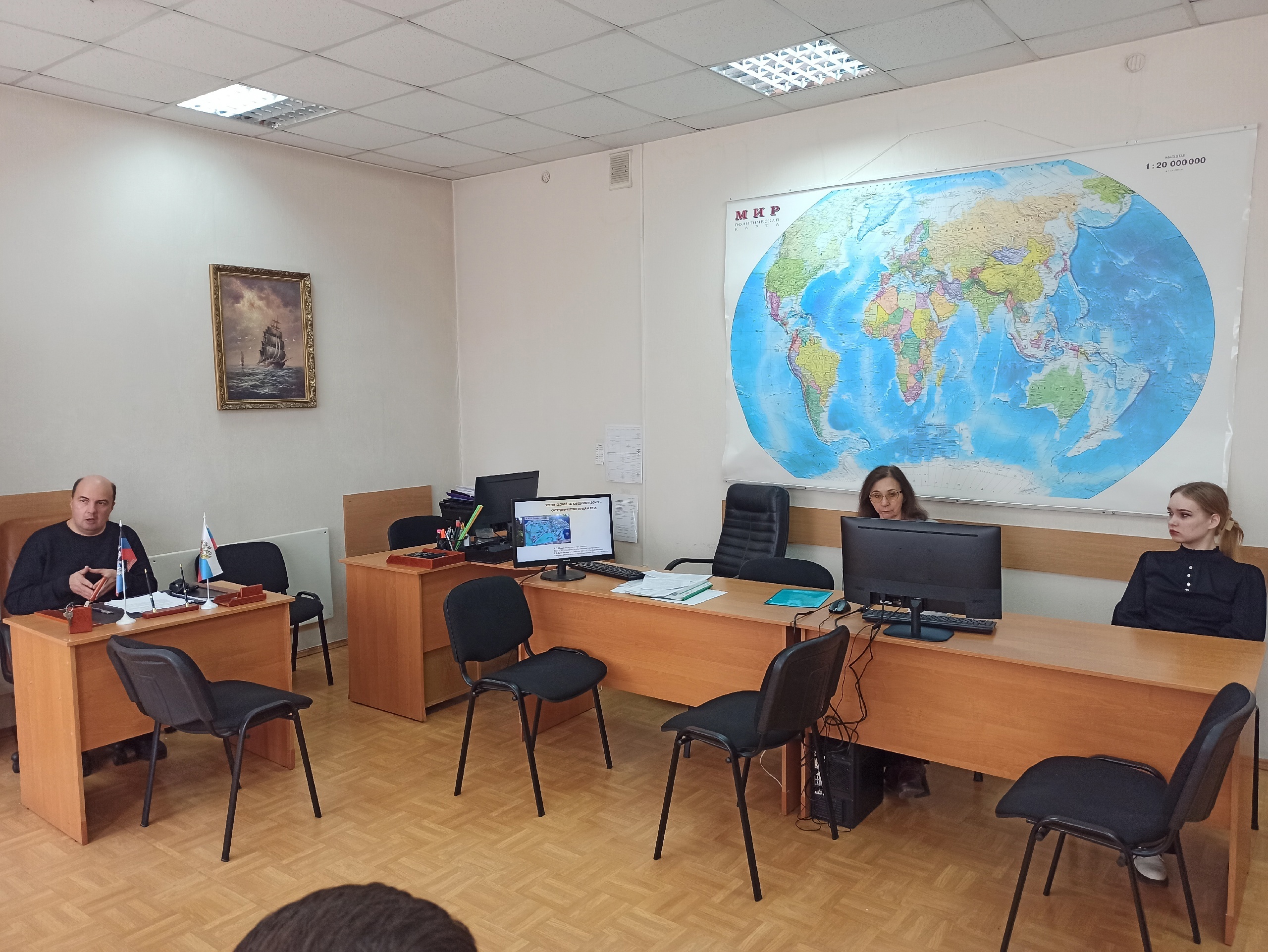  Ученые кафедры всемирной истории провели Республиканский научный семинар