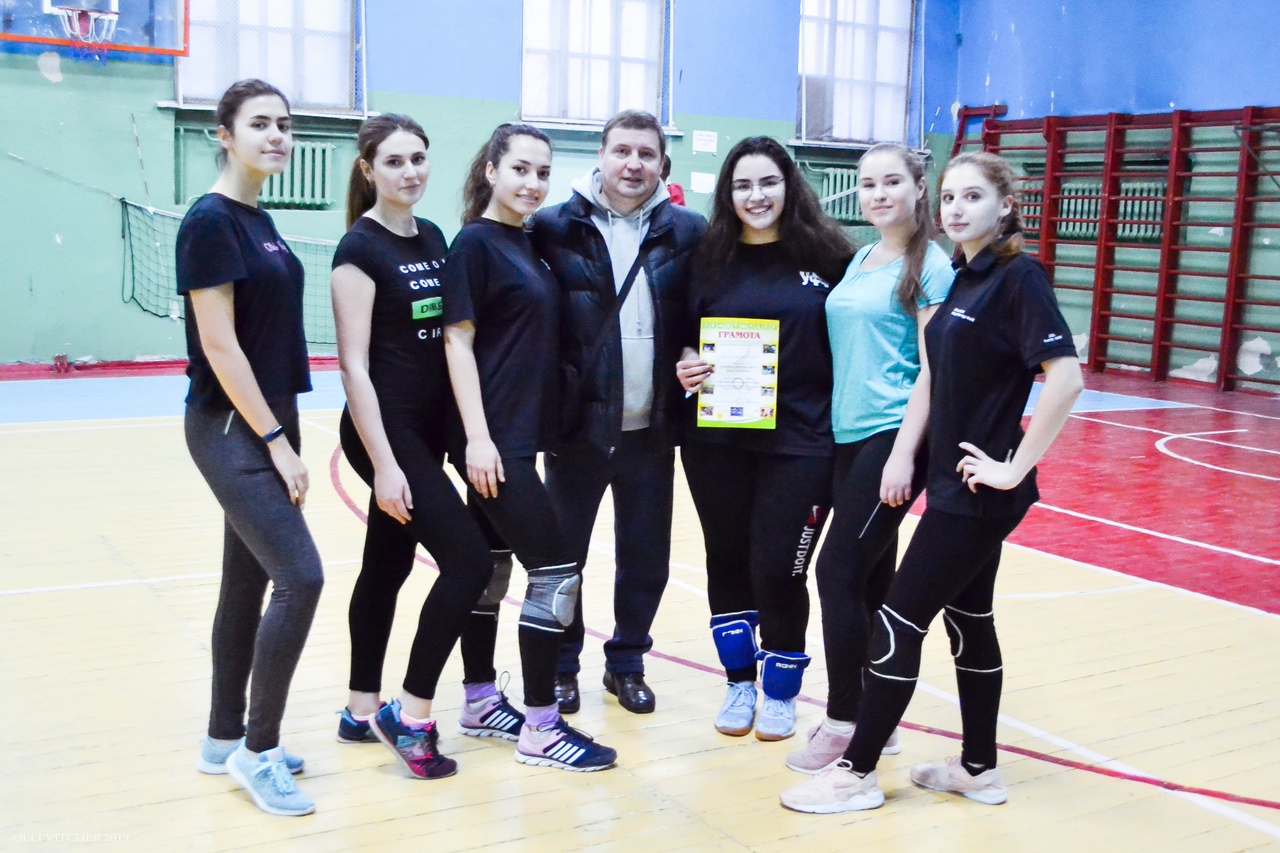 Учетно-финансовый факультет поздравляет с победой женскую волейбольную команду