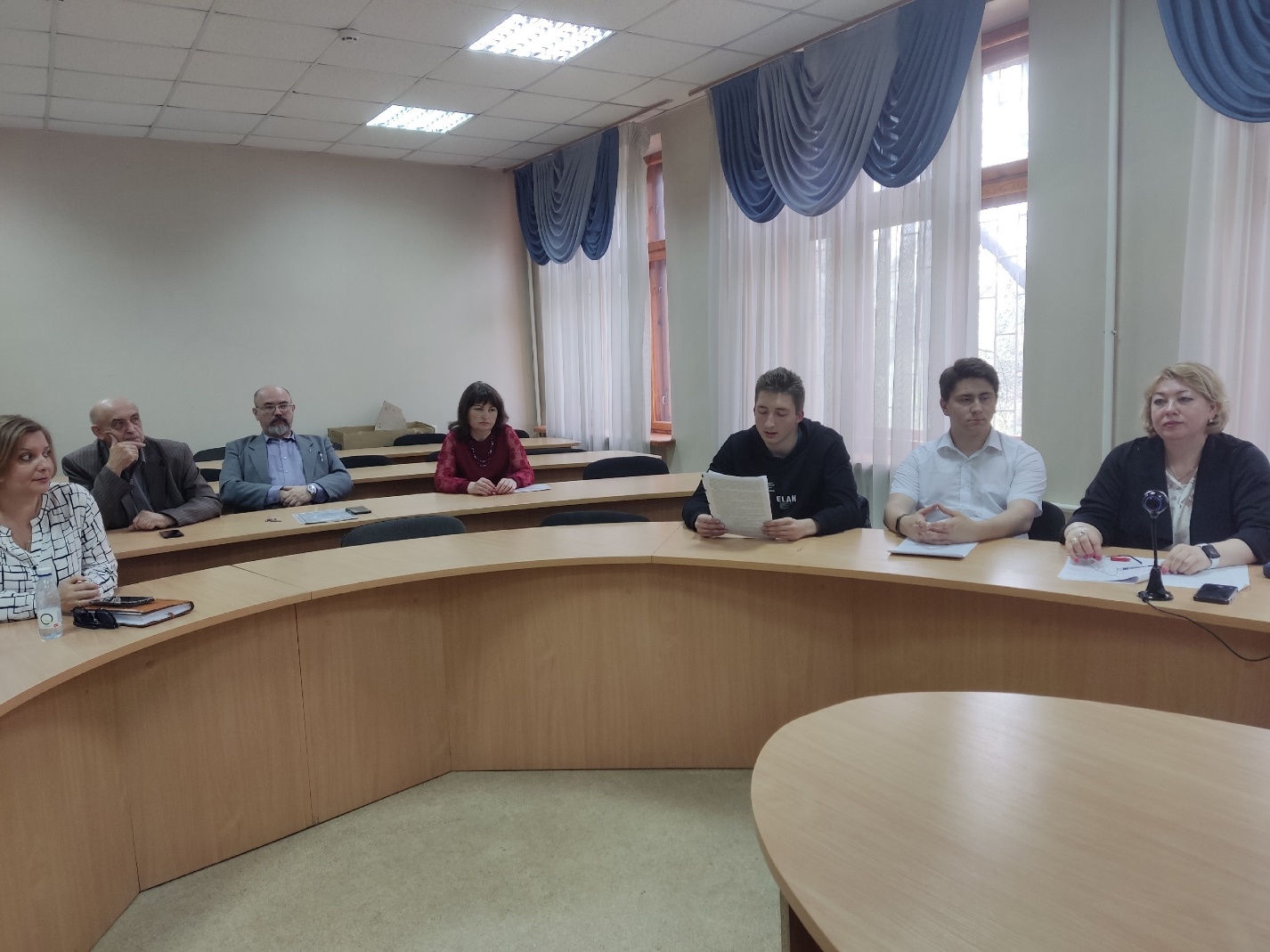 Историки ДонГУ провели круглый стол, посвященный теме геноцида в Донбассе в 1941-1943 годах