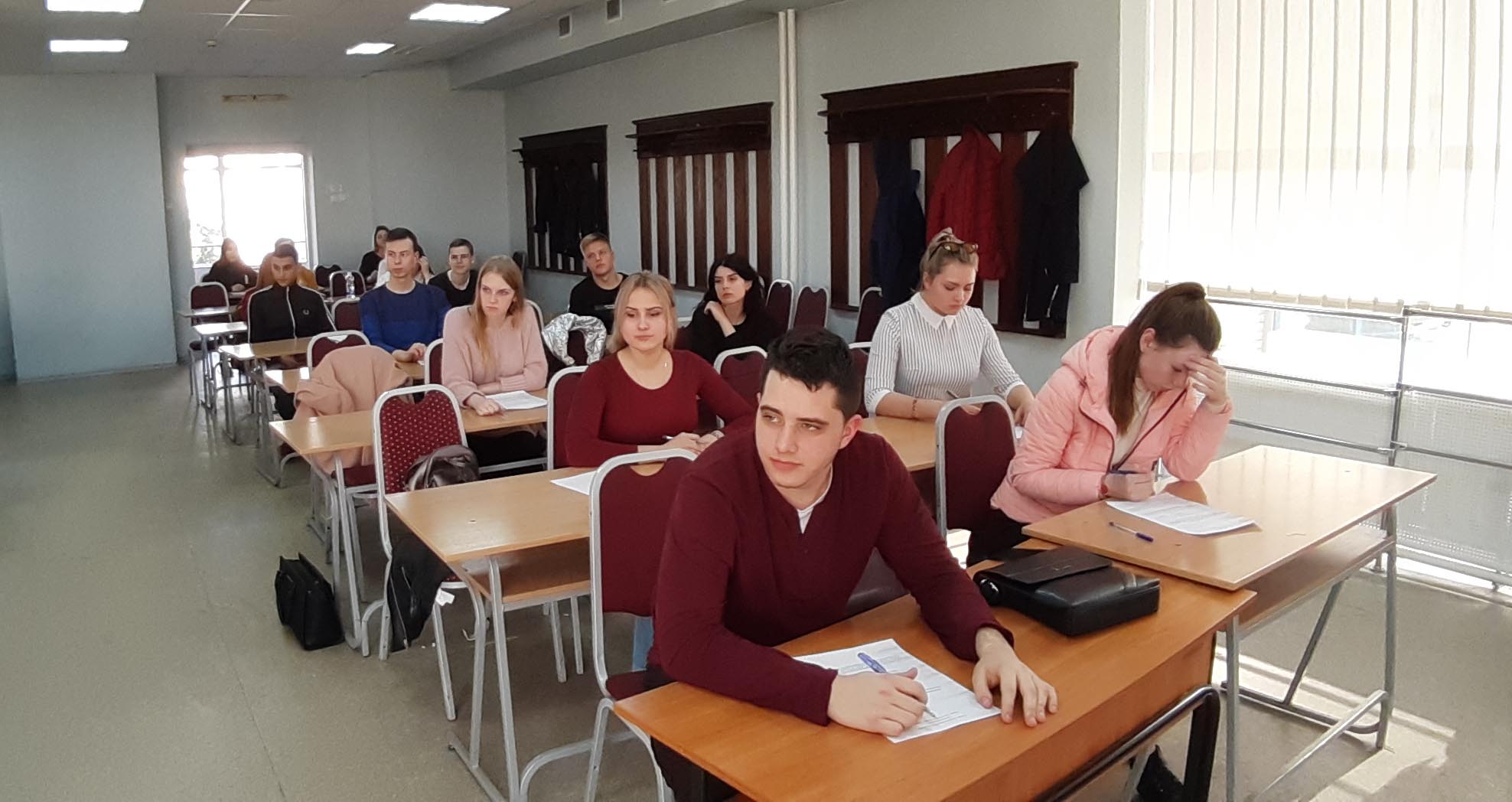 На юридическом факультете прошел первый тур республиканской олимпиады по теории права