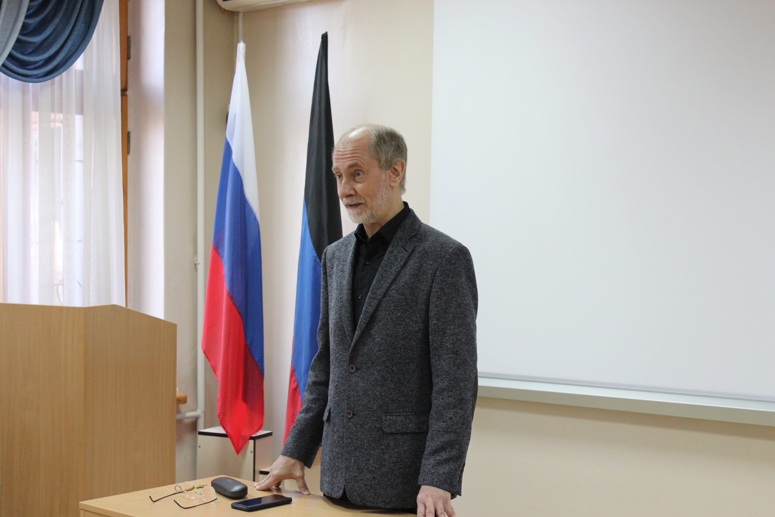 Сюжет ТК «Первый Республиканский» о визите в ДонНУ замдекана по научной работе исторического факультета МГУ Дмитрия Андреева