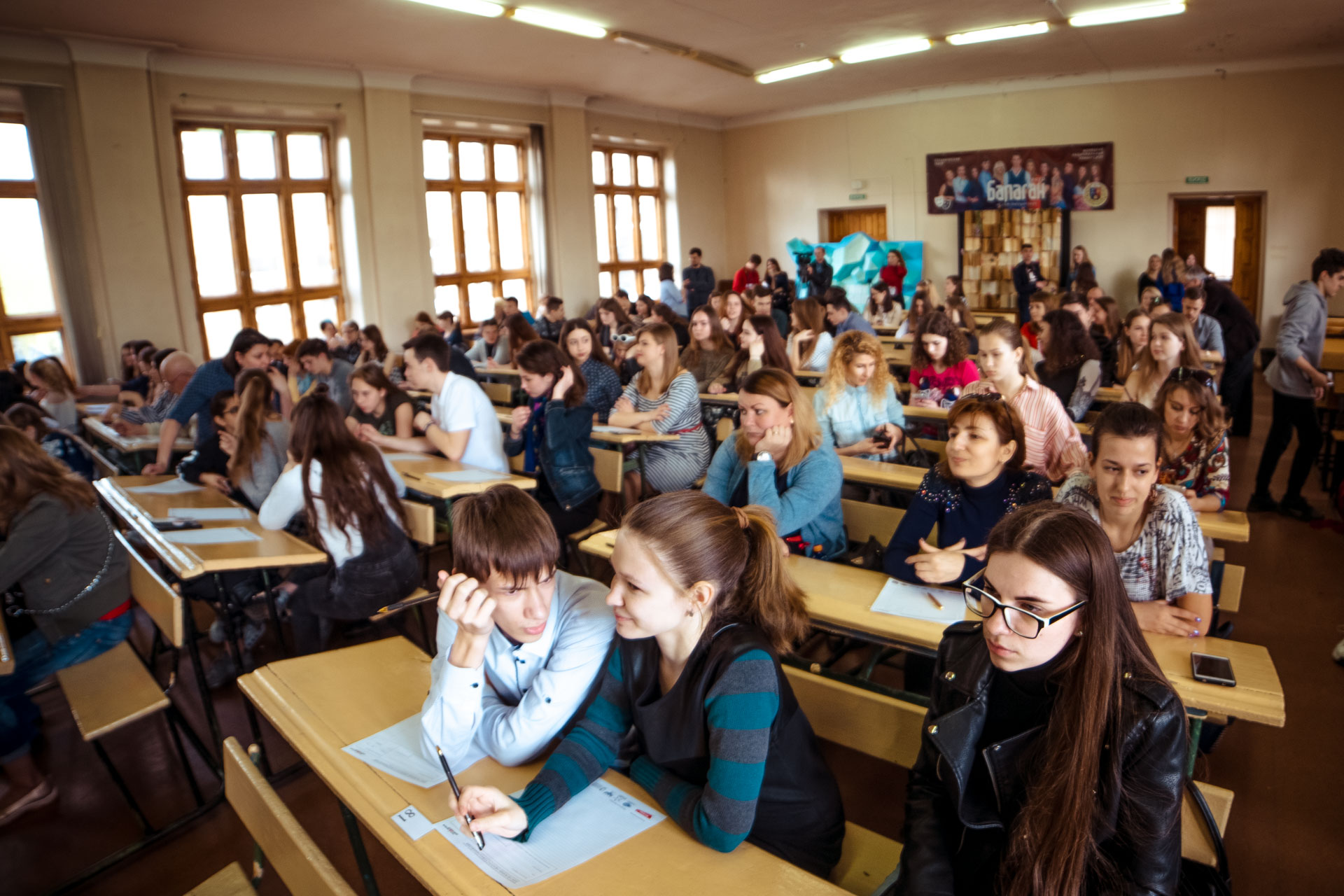 Тотальный диктант написали 236 284 человека, больше всего участников собрал Донецк — 3 128 человек