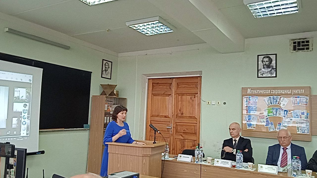 Преподаватель кафедры педагогики успешно защитила кандидатскую диссертацию