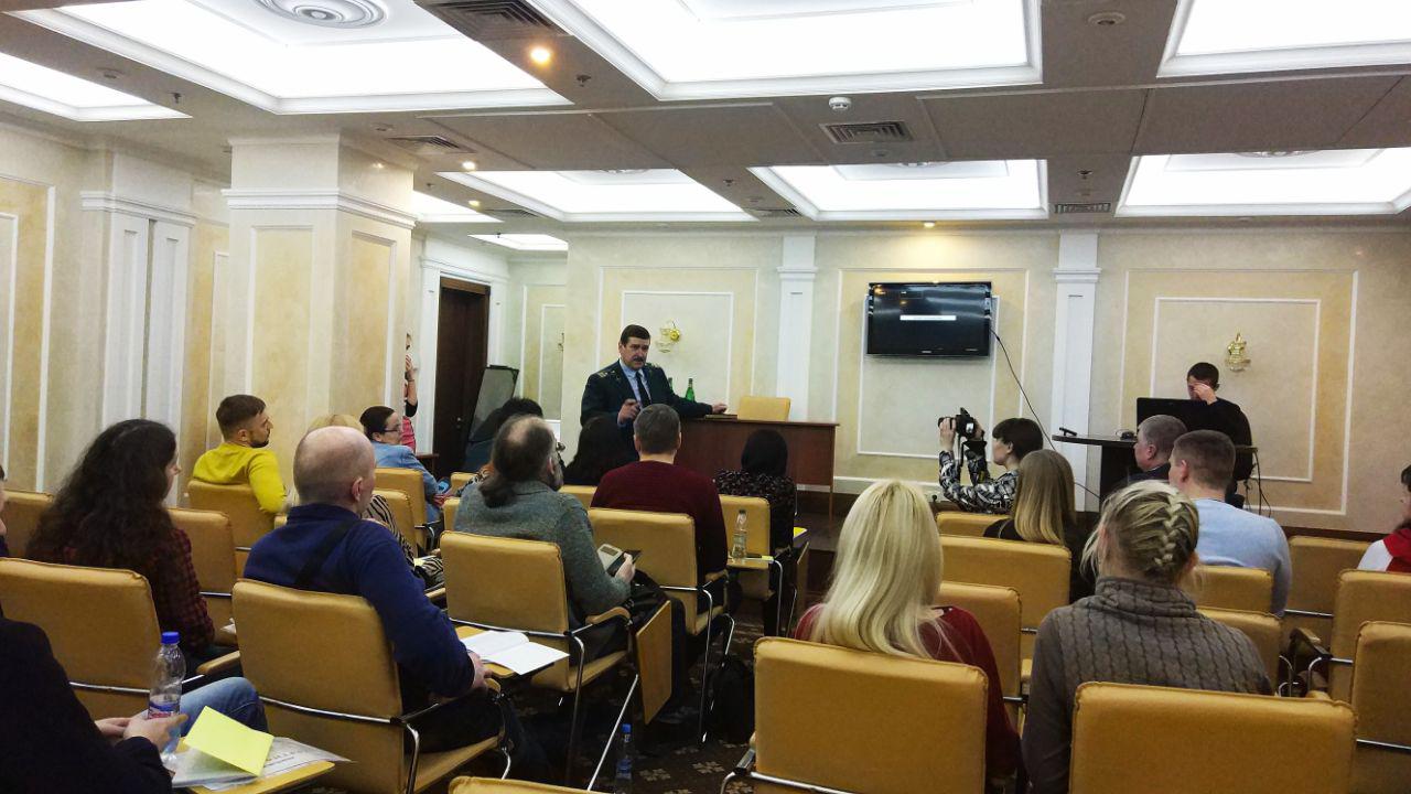 Студенты и преподаватели учетно-финансового факультета посетили семинар по прохождению всех видов контроля при пересечении таможенной границы ДНР