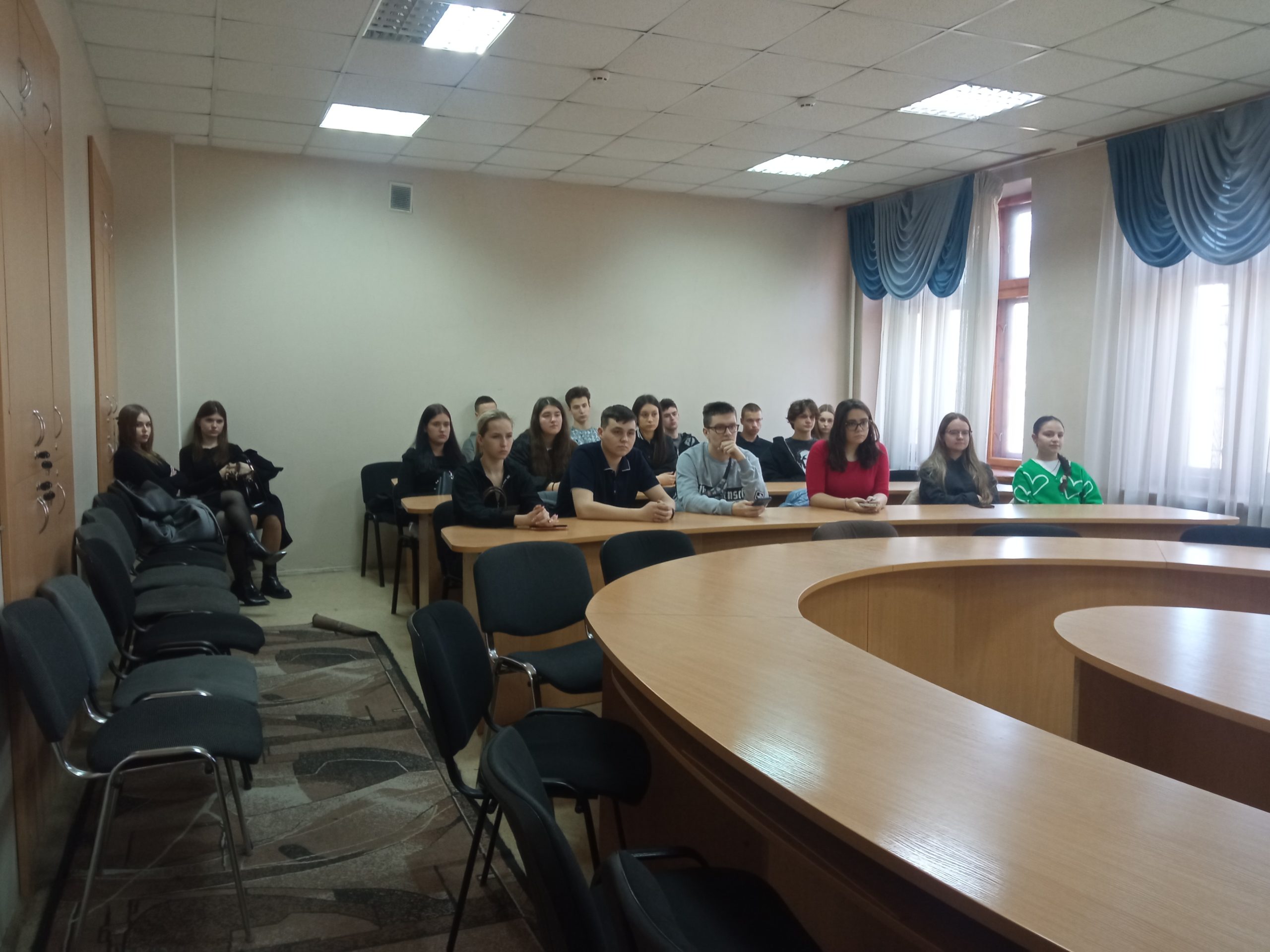 Историки ДонГУ провели встречу с абитуриентами
