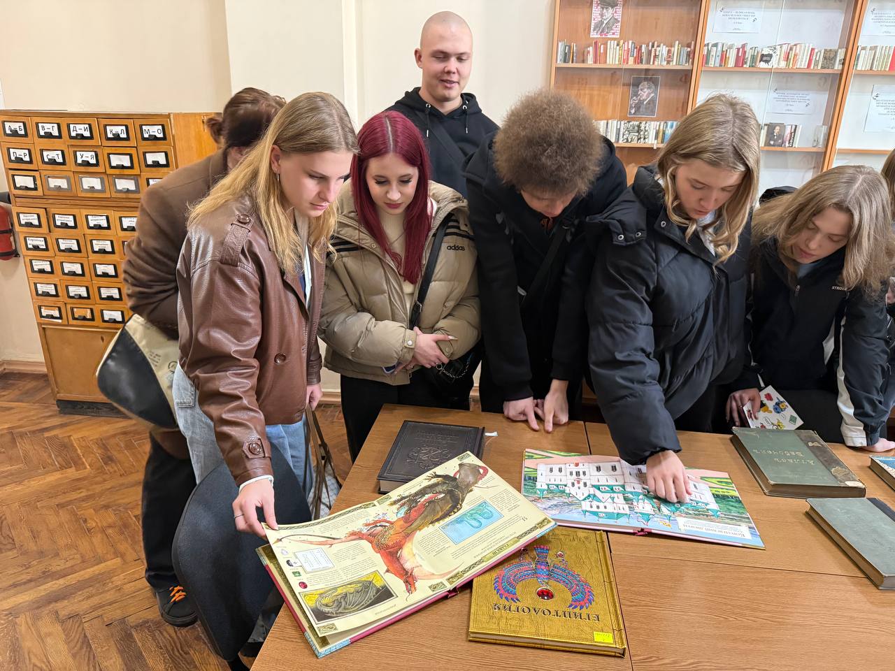 Психологи ДонГУ посетили Донецкую республиканскую универсальную научную библиотеку имени Н.К. Крупской