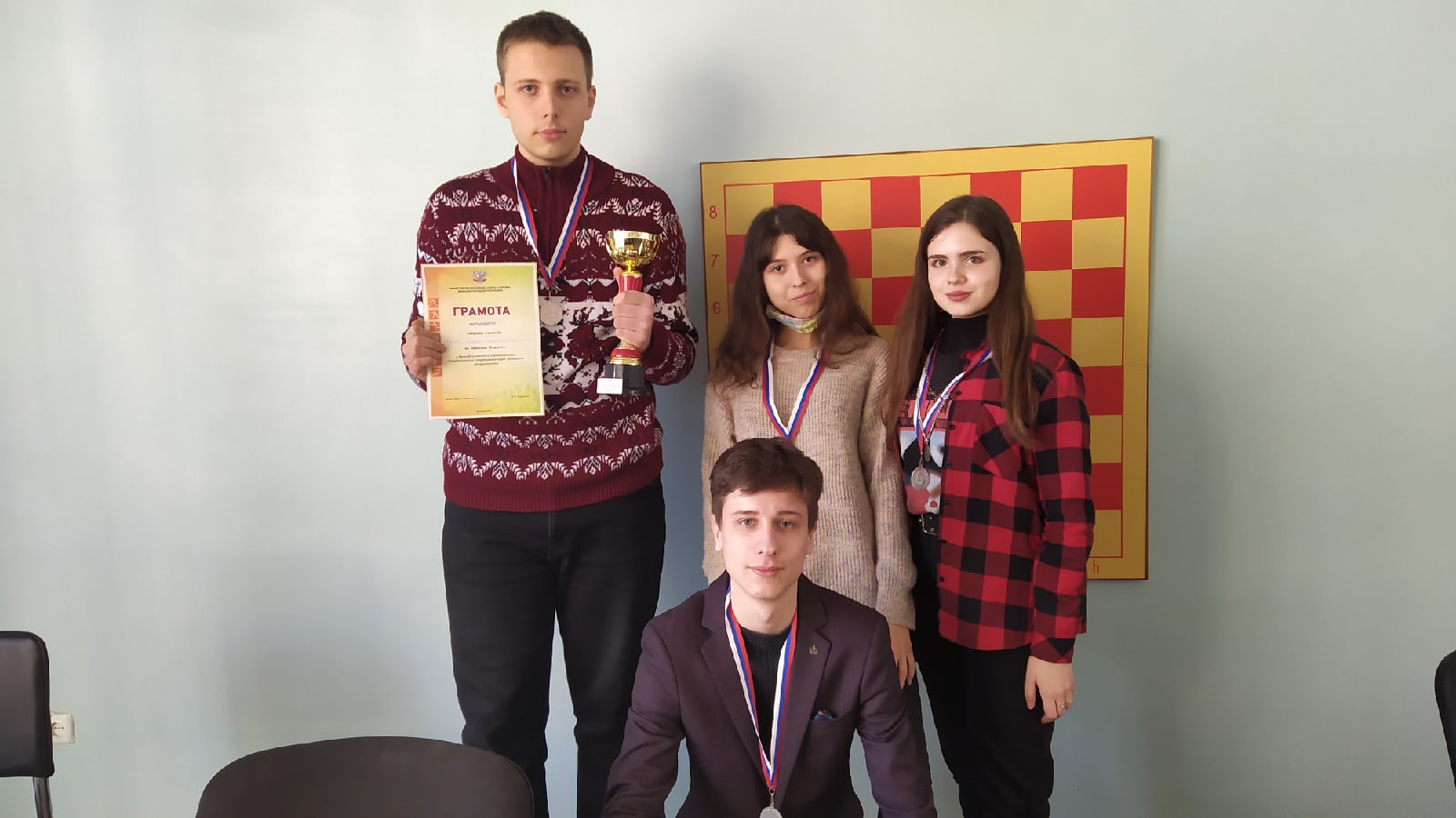 Команда ДонНУ стала призером студенческих спортивных игр Донбасса по шахматам