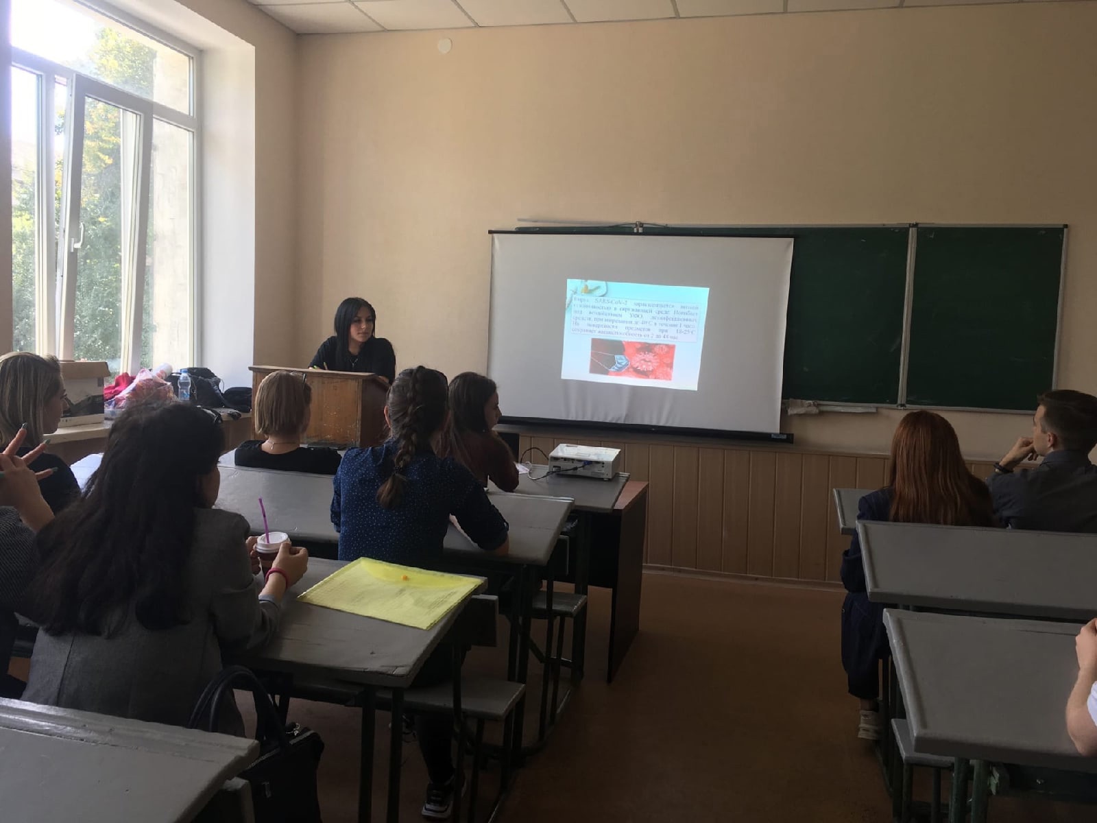 На кафедре психологии студенты  провели кураторский час на тему коронавируса