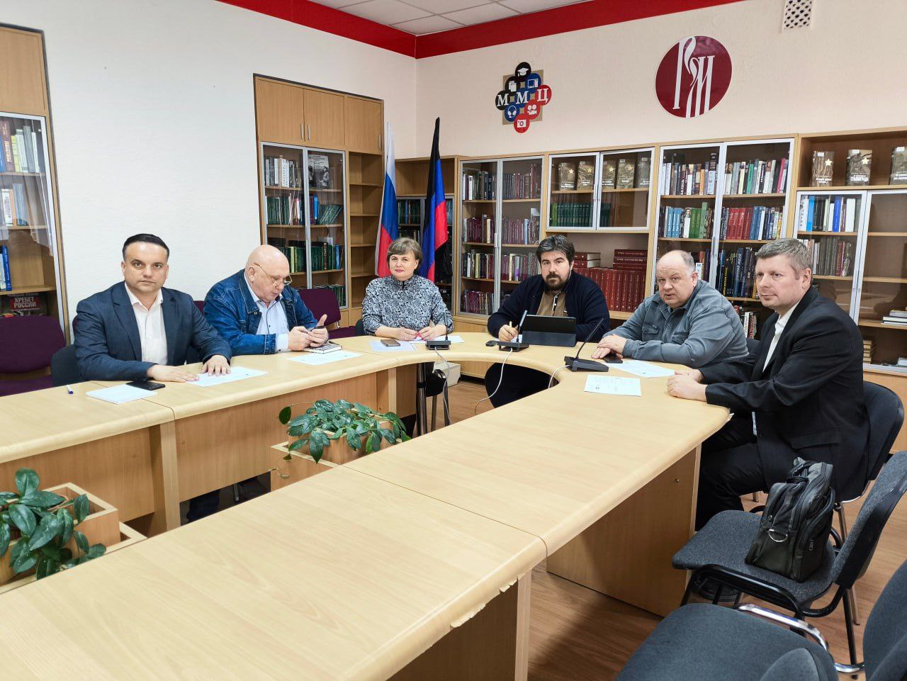 В ДонГУ состоялся круглый стол при поддержке Общественной палаты РФ