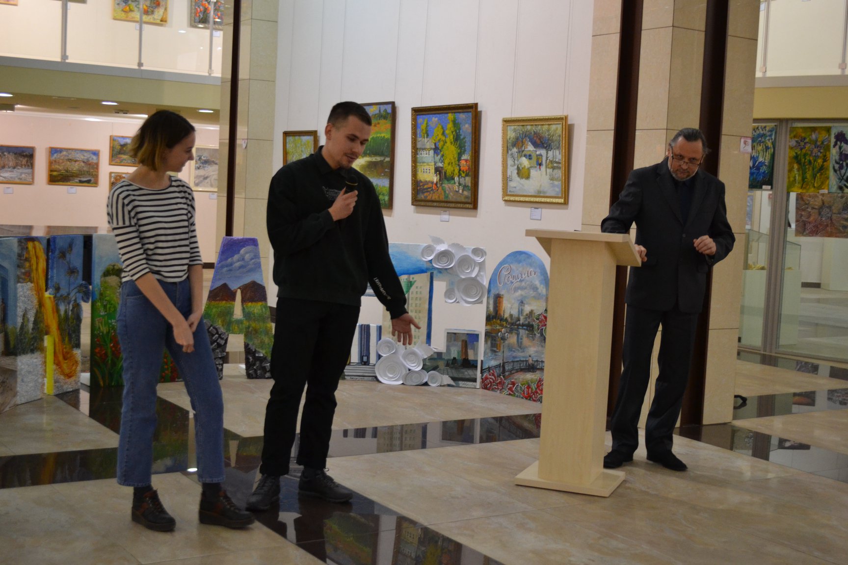 В художественном музее «АРТ-ДОНБАСС» состоялся завершающий этап международного образовательно-выставочного проекта «Родина в визуальных образах»